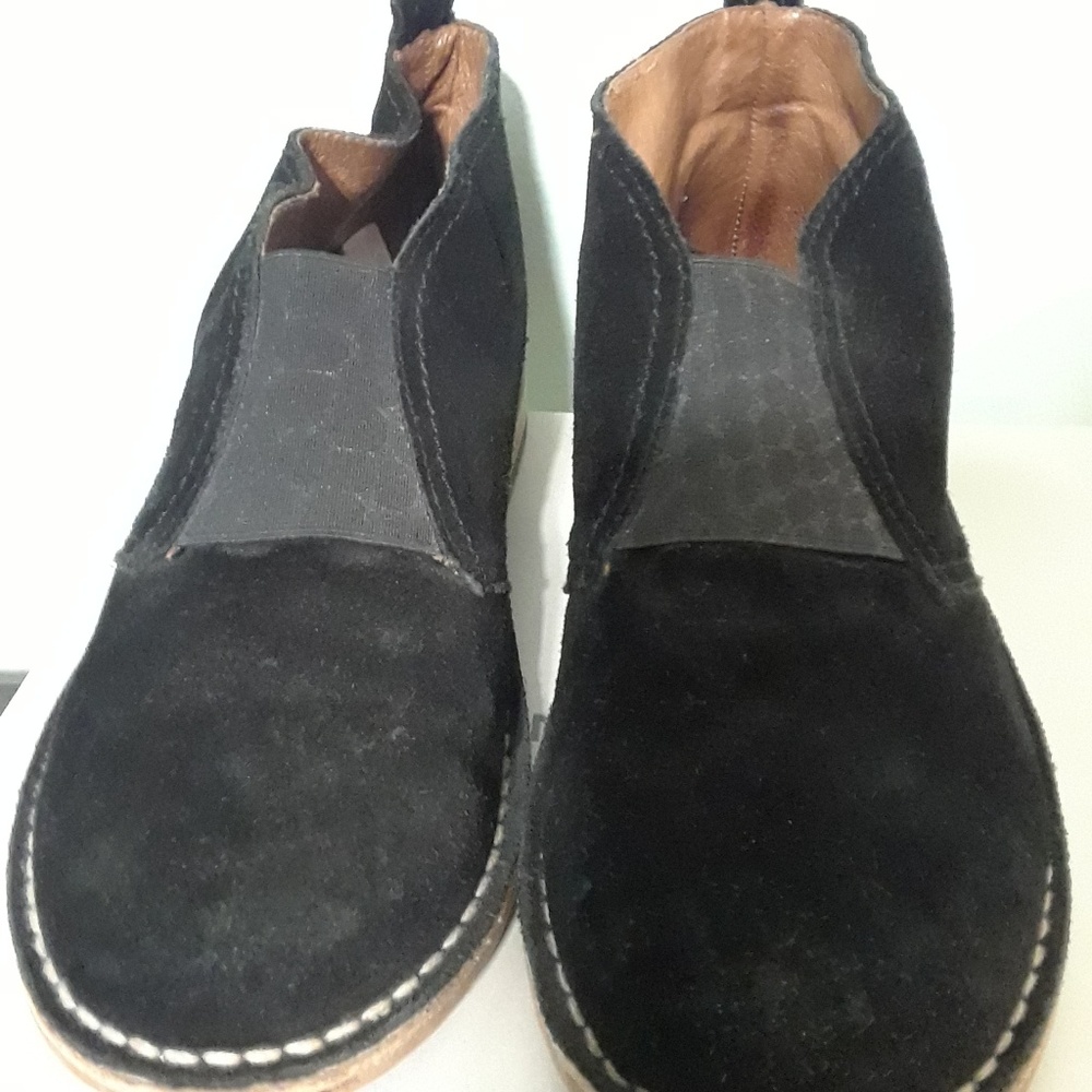 Shoe - Picture 2 of 6